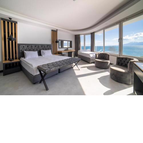 Golda Hotel