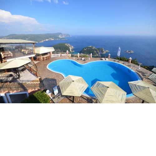 Golden Fox Studios and Suites
