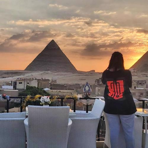 Golden Pyramids Inn