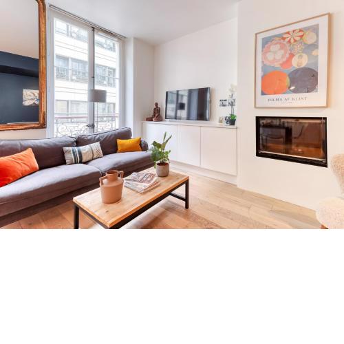 Gorgeous 2 Bdrs Flat in a Prime Location - Opera