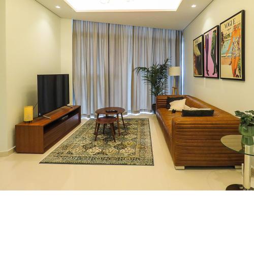 Gorgeous 2 Br in Paramount