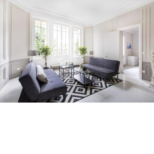 Gorgeous 3 Bedroom Flat at Eiffel Tower