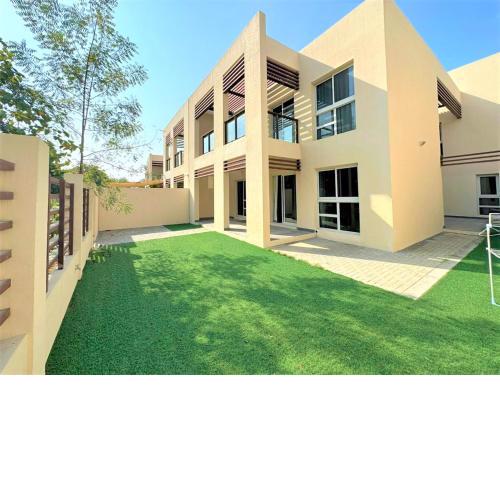 Gorgeous 3B Villa with Balcony in Ras Al Khaimah