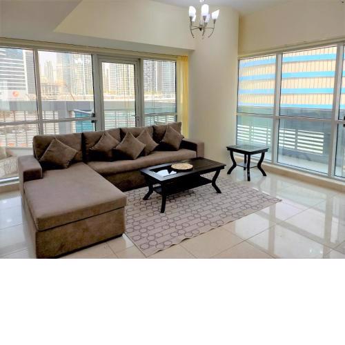 Gorgeous Business Bay Apartment with Balcony