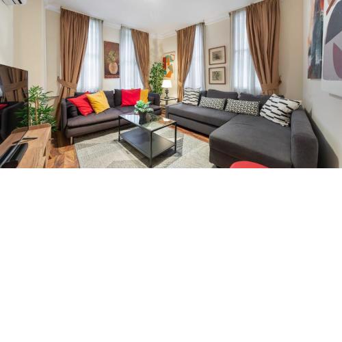 Gorgeous Central 1 BR Apt near Galataport