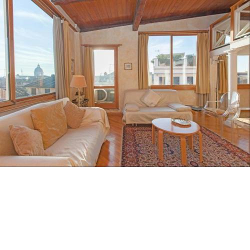 Gorgeous penthouse Spanish Steps