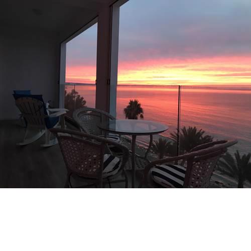 Gorgeous seafront apartment