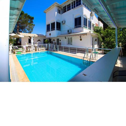 Gorgeous Villa with Private Pool in Antalya