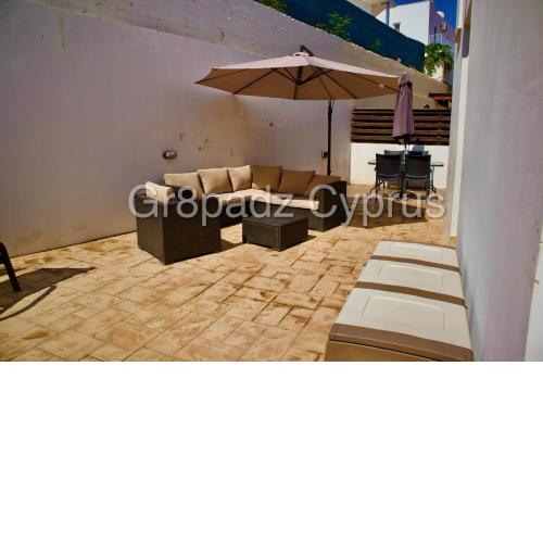 Gr8padz Villa Eve
