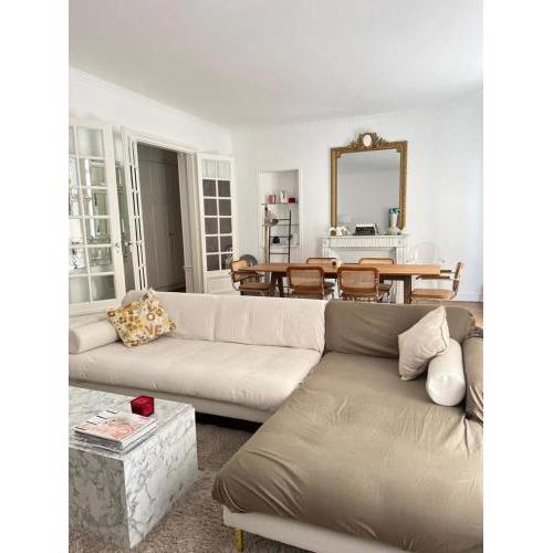 Grand appartement avec 2 chambres trocadero paris 16