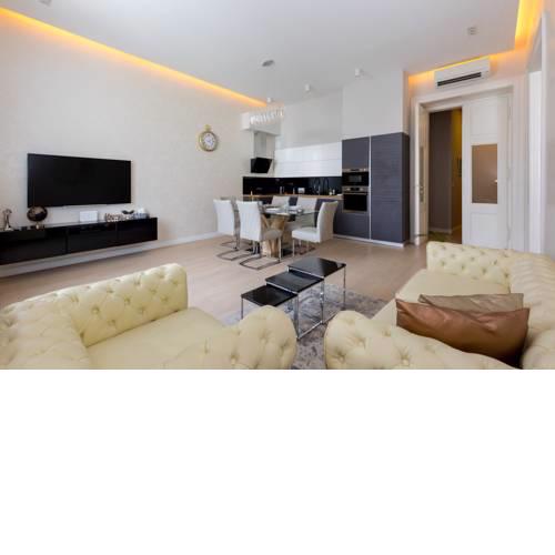 Grand Designer Dream Home in The Center w 3BR/3Bath
