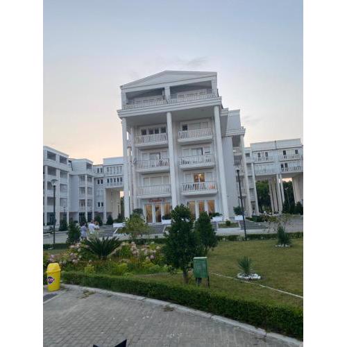Grand Europa Resort Apartament Privat Velipoje