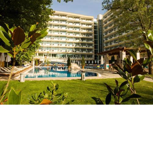 Grand Hotel Nirvana - All Inclusive & Free Beach Access