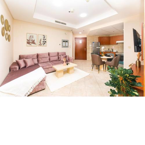 Grand Luxury - Lakeside Stylish Apartment With Balcony