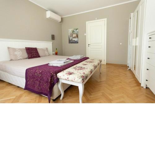 GRAND RELAX - Top Center 3-Bedroom Apartment