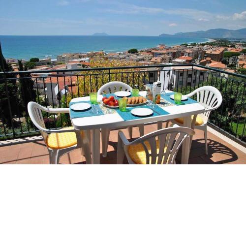 GRAND SOLEIL appartamento a Sperlonga con terrazza vista mare