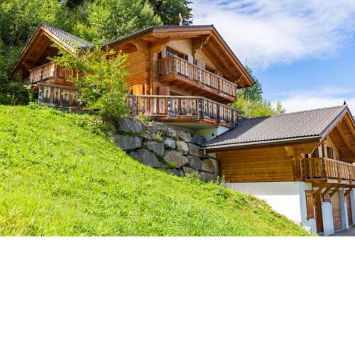 Grand Swiss Chalet for 10 next to Ski Lift!