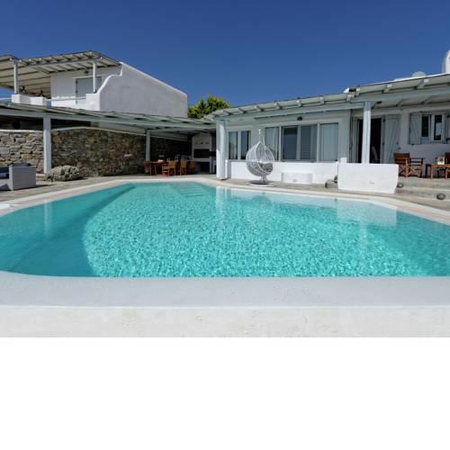 Grand Villa in Mykonos with private pool and garden