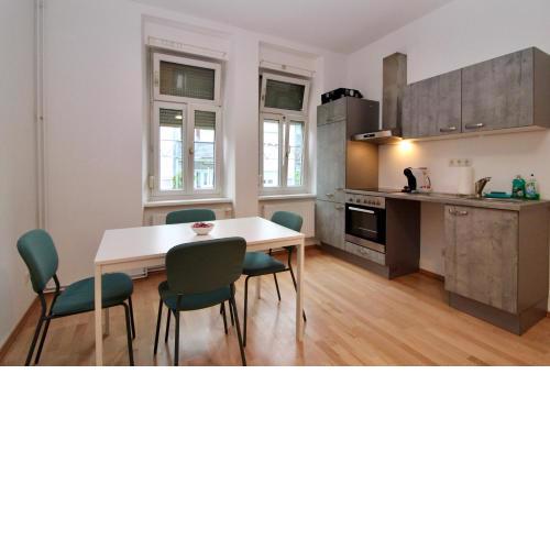 Graz Central APT sleeps 4