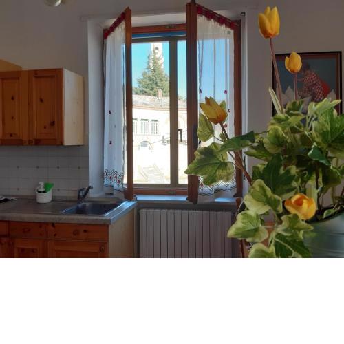 Grazioso bilocale Merlino, luminoso con vista Santuario