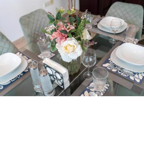 Great 2 bedroom with Burj Khalifa & Opera view
