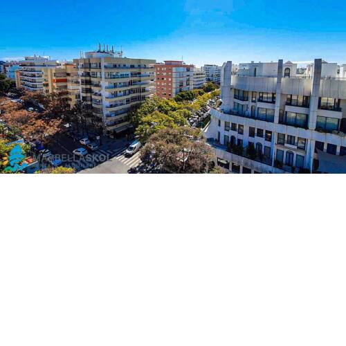 Great 3 Bedrooms Apartment with Parking Included in Marbella Center