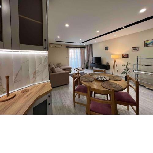 Great apartament near Lake & Blloku Area