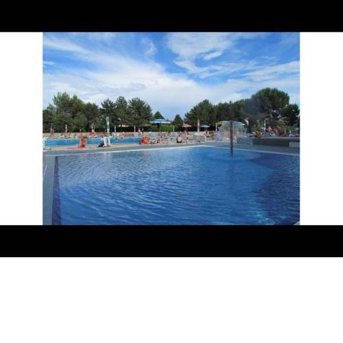 Great apartment in cozy Resort with swimming pools by Beahost Rentals