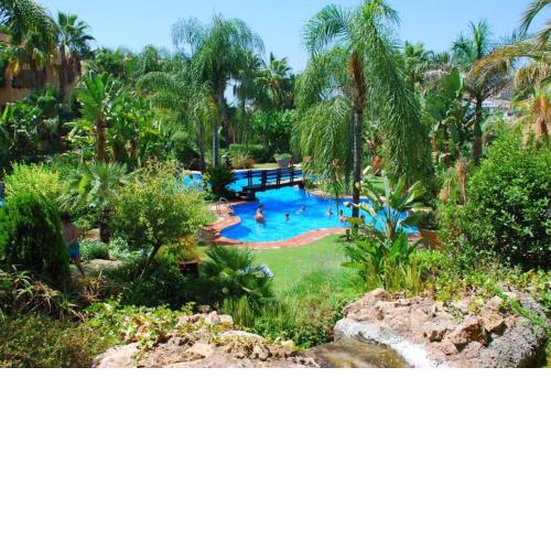 Great Apartment with Tropical Garden