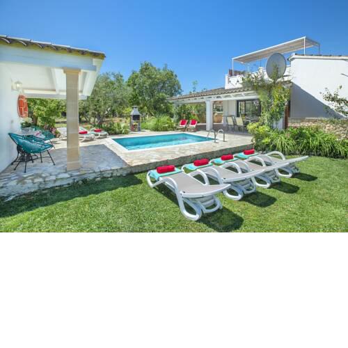 Great Design Villa Muntaner for a Distinctive Vacation