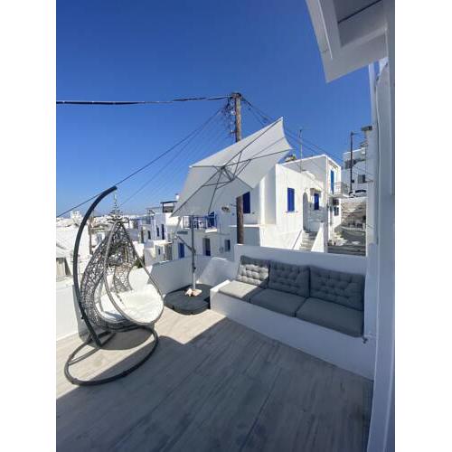 Greek Cycladic house in the center of Naousa
