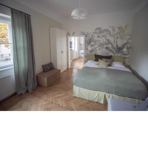 Green flat-garden view - beside KF UNI – parking included