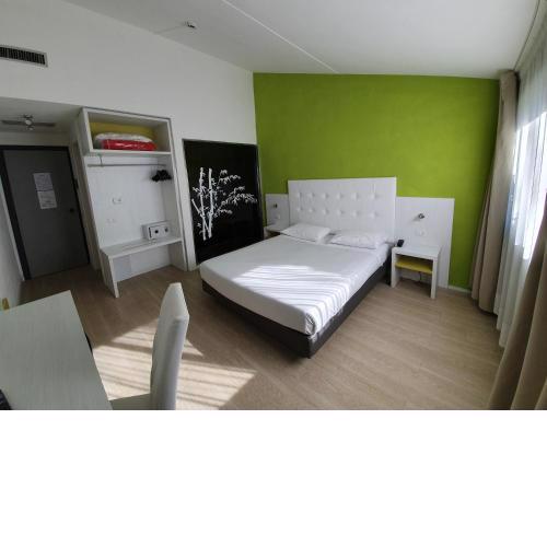 Green Hotel Motel