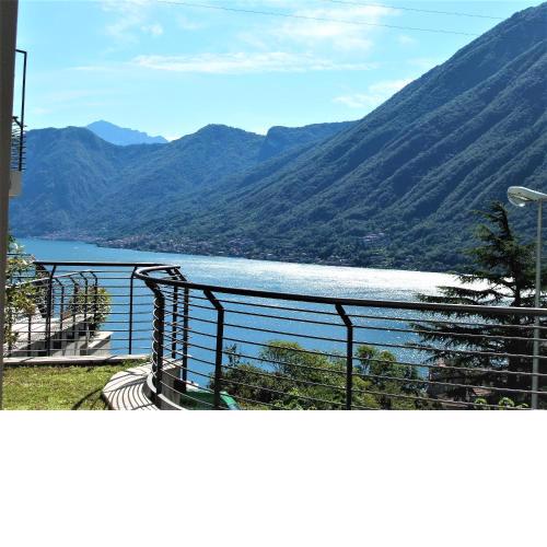Green & Lake Home