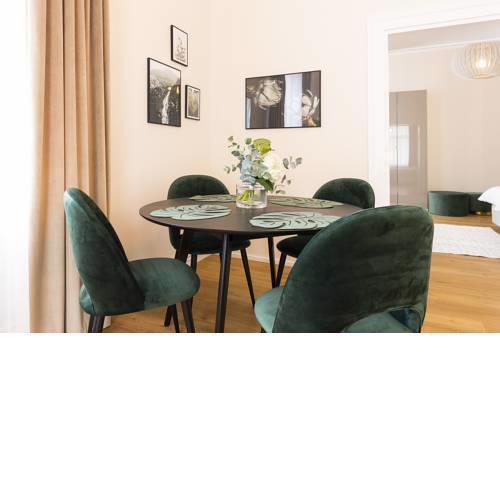 Green Leaves Apartment
