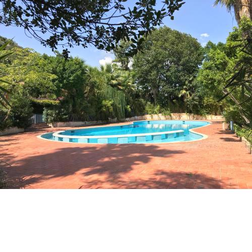 Green Residence Apartment with Large Swimming pool