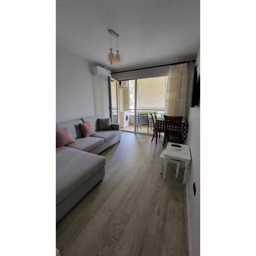 Green Studio Apartment