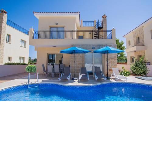 Green Valley Villa V9, walking distance to Polis