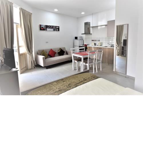 Gregorys Holiday Apartment Larnaca
