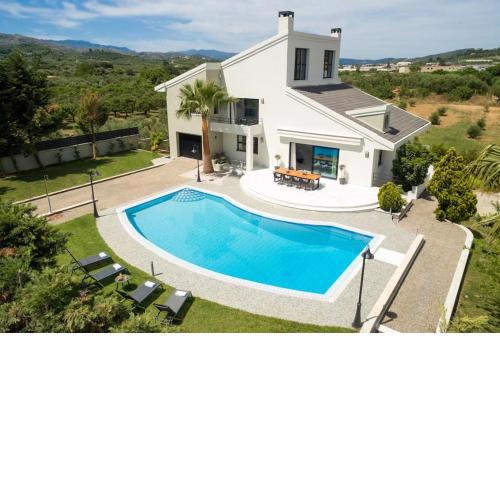 Gregory's luxury villa in Chania