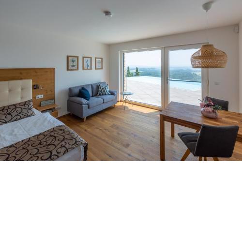 Greim 15 --- Apartment mit Pool und Fernsicht 30m2