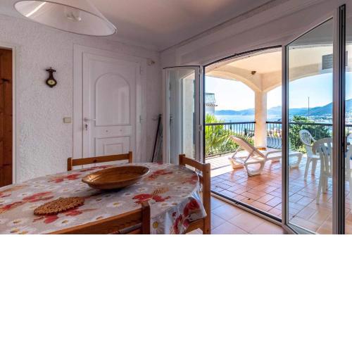 GRIFEU 11 apartamento con terraza y vista panorámica al mar