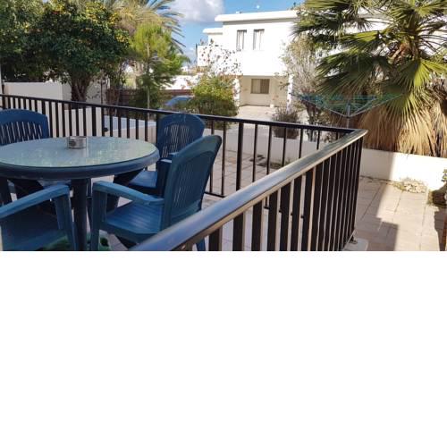Ground Floor Apartment (Lovely backyard - Nice Pool)