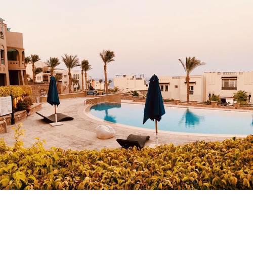 Ground Floor Apartment with garden, Azzurra Compound.