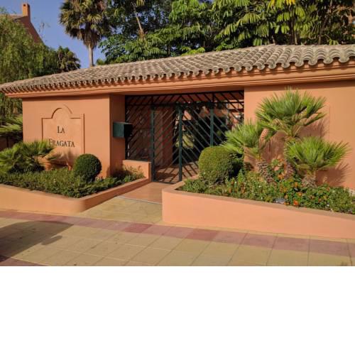 Ground floor modern 3 bed apartment Estepona Port