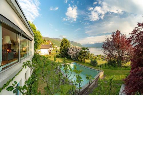 Ground Floor Rooms with Stunning Lake View & Garden Access