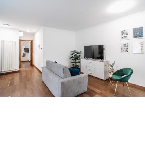 [Ground Floor Suite with Garden] - Venice
