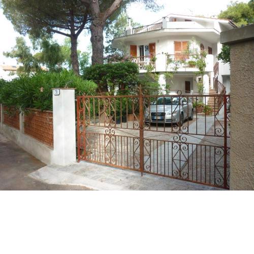 Großzügige Villa nur wenige Meter vom Strand