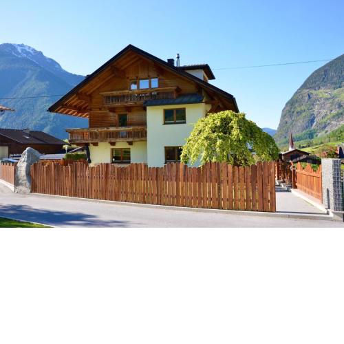 Großzügiges Appartement mit eingezäuntem Garten im Herzen von Tirol