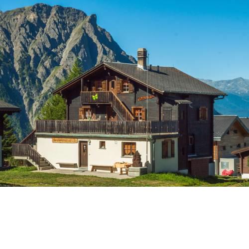 Gruppenhaus im Walliser Alpstyle